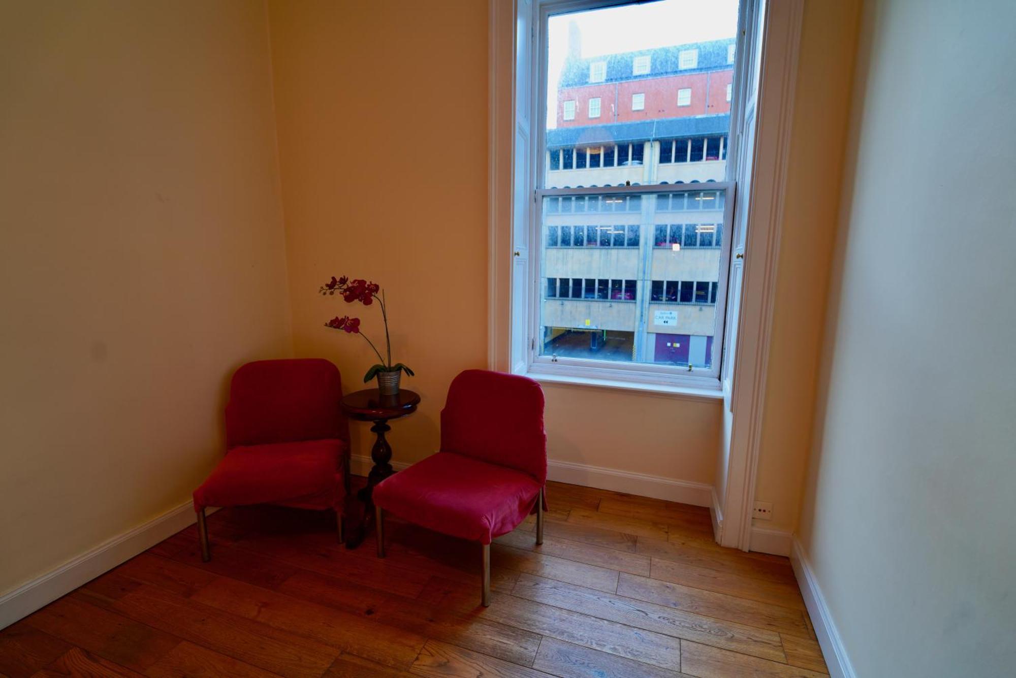 Spacious 2 Bed Apt Next To Royal Mile & Waverley Эдинбург Экстерьер фото