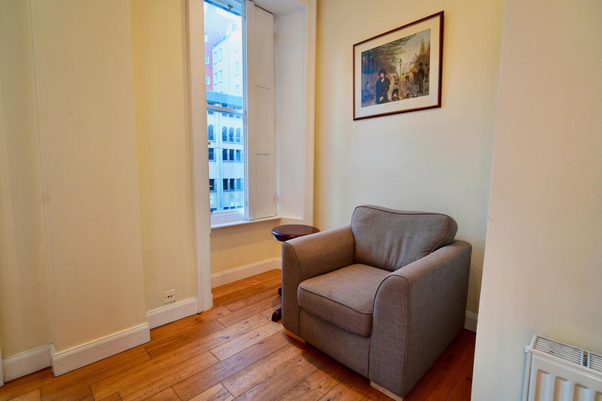 Spacious 2 Bed Apt Next To Royal Mile & Waverley Эдинбург Экстерьер фото