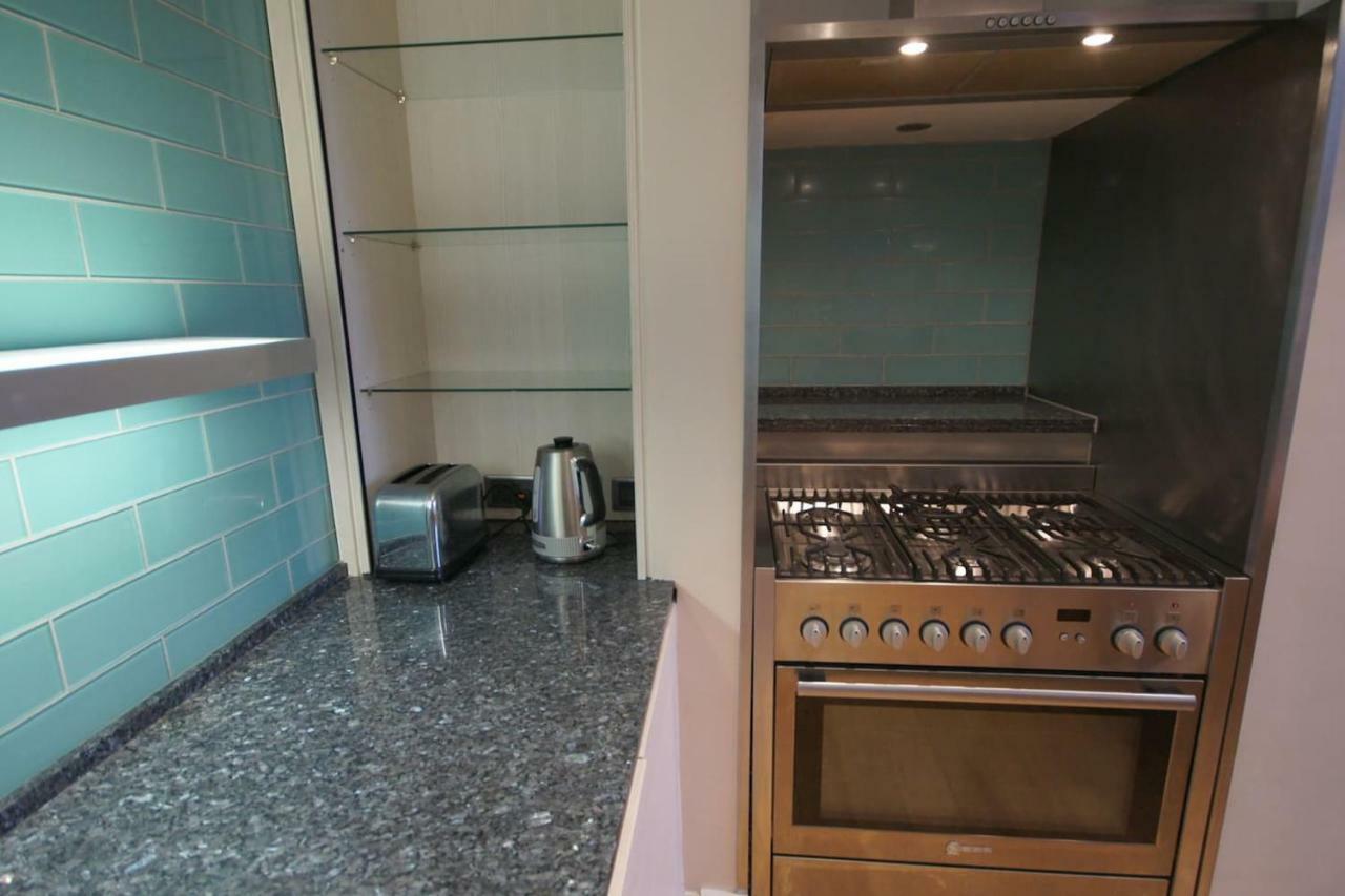 Spacious 2 Bed Apt Next To Royal Mile & Waverley Эдинбург Экстерьер фото