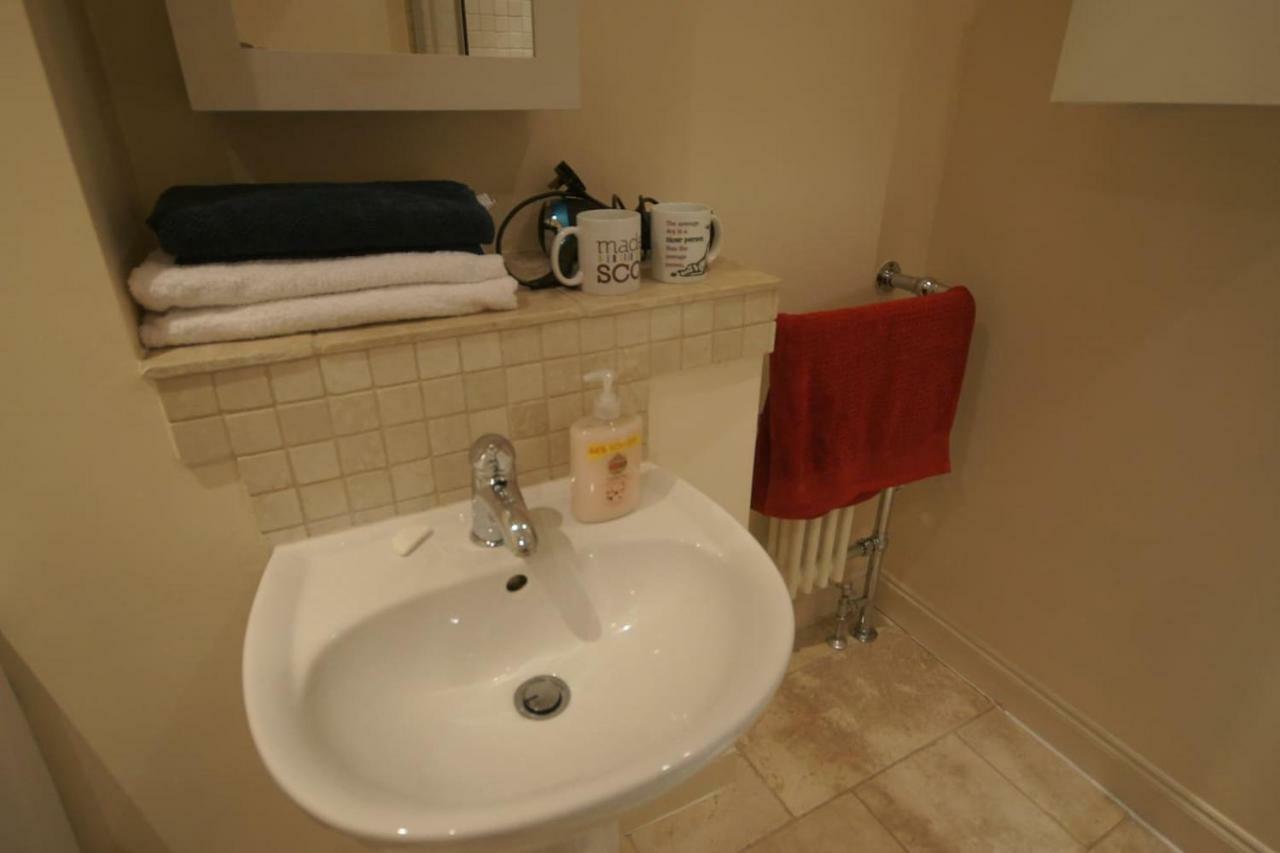 Spacious 2 Bed Apt Next To Royal Mile & Waverley Эдинбург Экстерьер фото