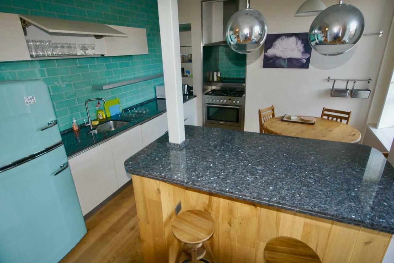 Spacious 2 Bed Apt Next To Royal Mile & Waverley Эдинбург Экстерьер фото