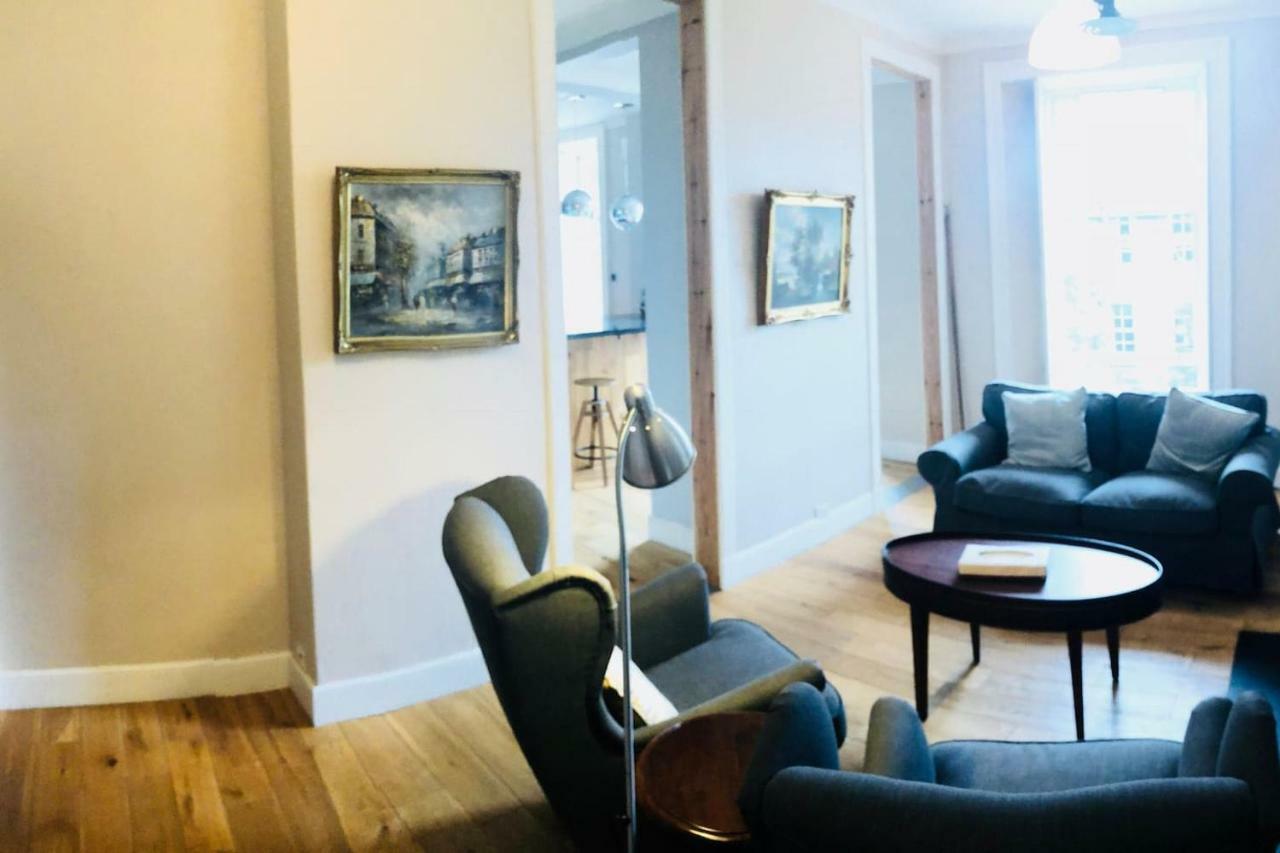 Spacious 2 Bed Apt Next To Royal Mile & Waverley Эдинбург Экстерьер фото