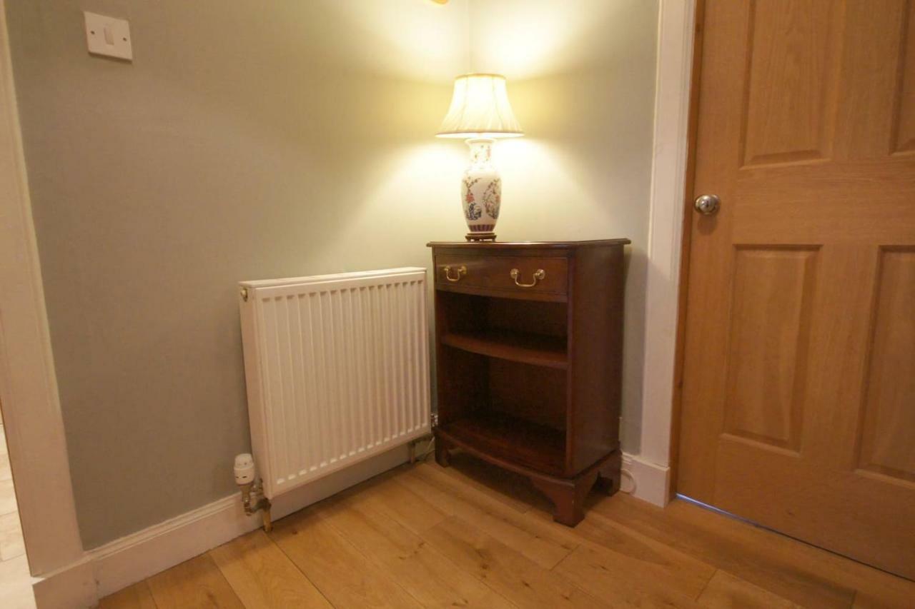 Spacious 2 Bed Apt Next To Royal Mile & Waverley Эдинбург Экстерьер фото